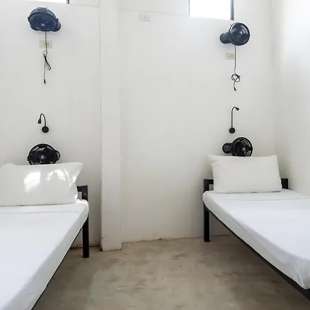 Sip Sunset Hostel And Lounge El Nido Exterior photo