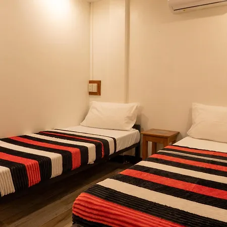 Sip Sunset Hostel And Lounge El Nido Exterior photo