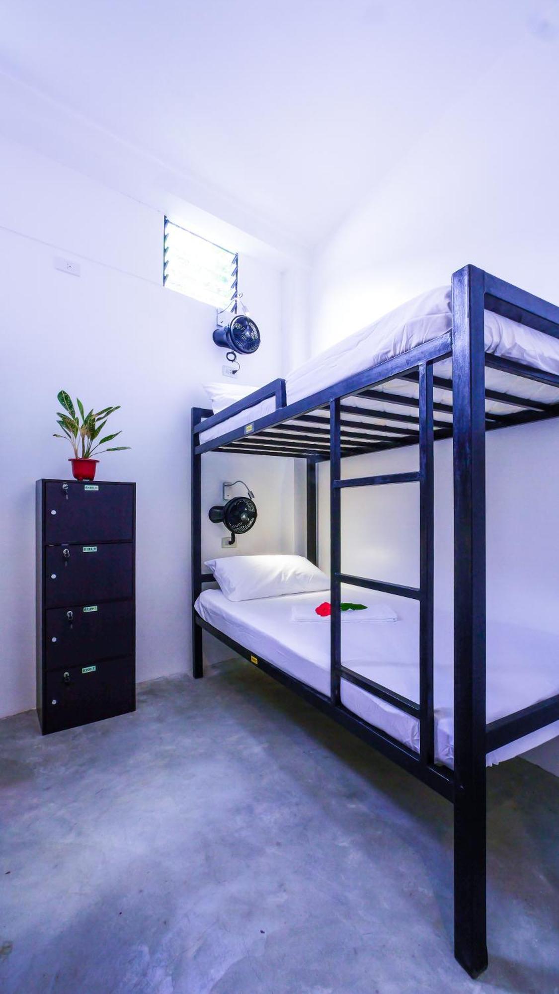 Sip Sunset And Lounge Hostel El Nido