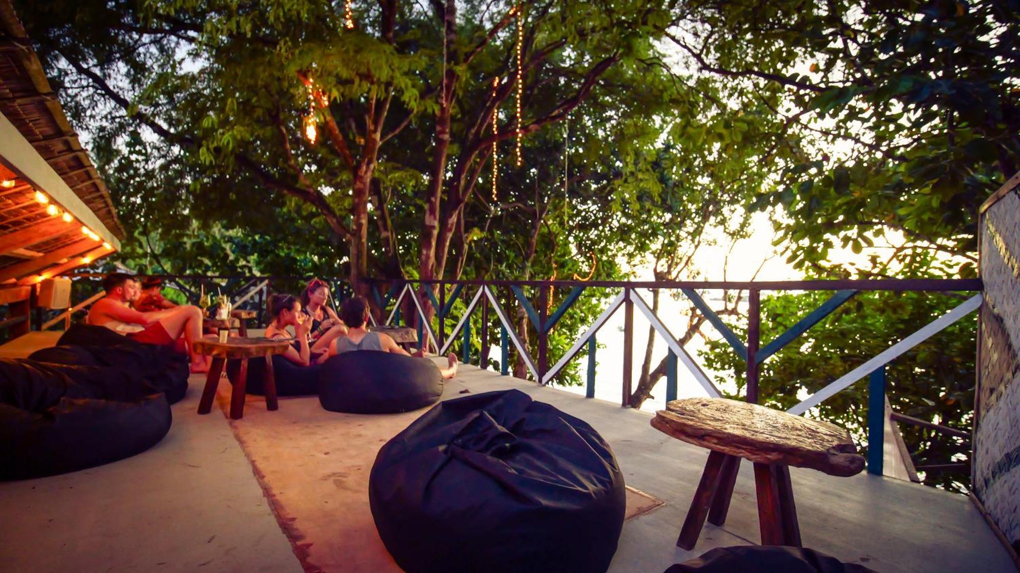 Hostel Sip Sunset And Lounge *