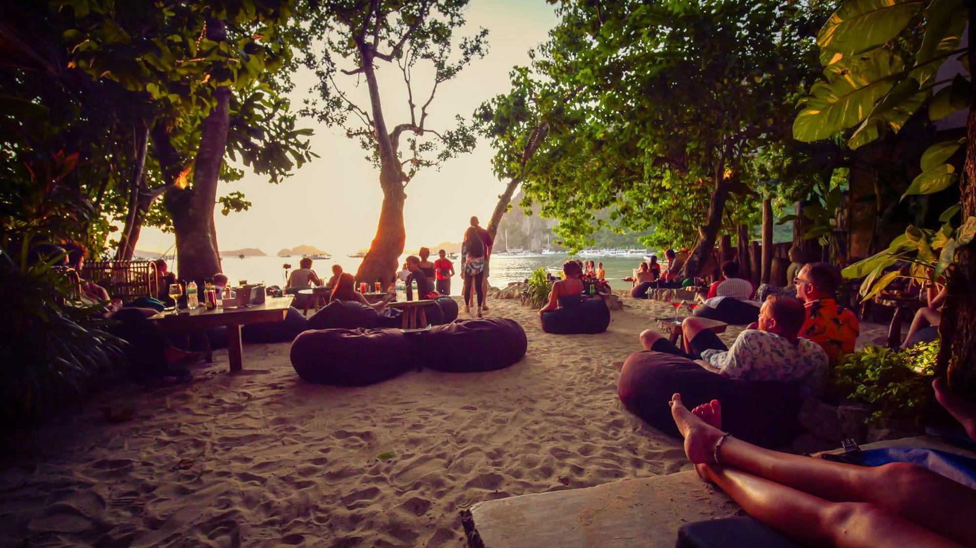 Hostel Sip Sunset And Lounge El Nido